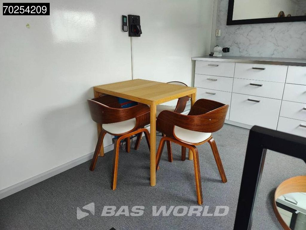 Volvo FL 250 4X2 Like NEW! Exhibition truck EURO 6