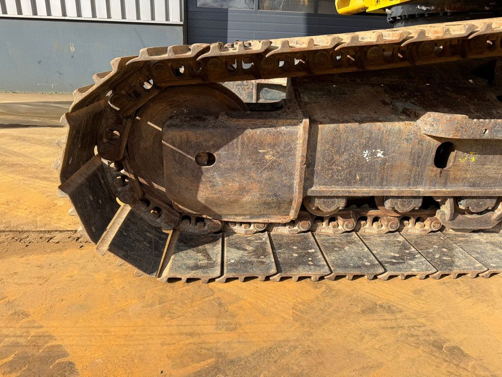 Komatsu PC240LC-10