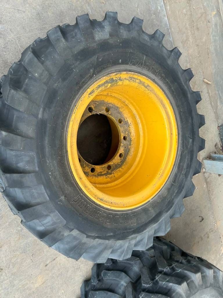 Bridgestone 1000 x 20 Set / 10.00 x 20: 4x2 Tyres