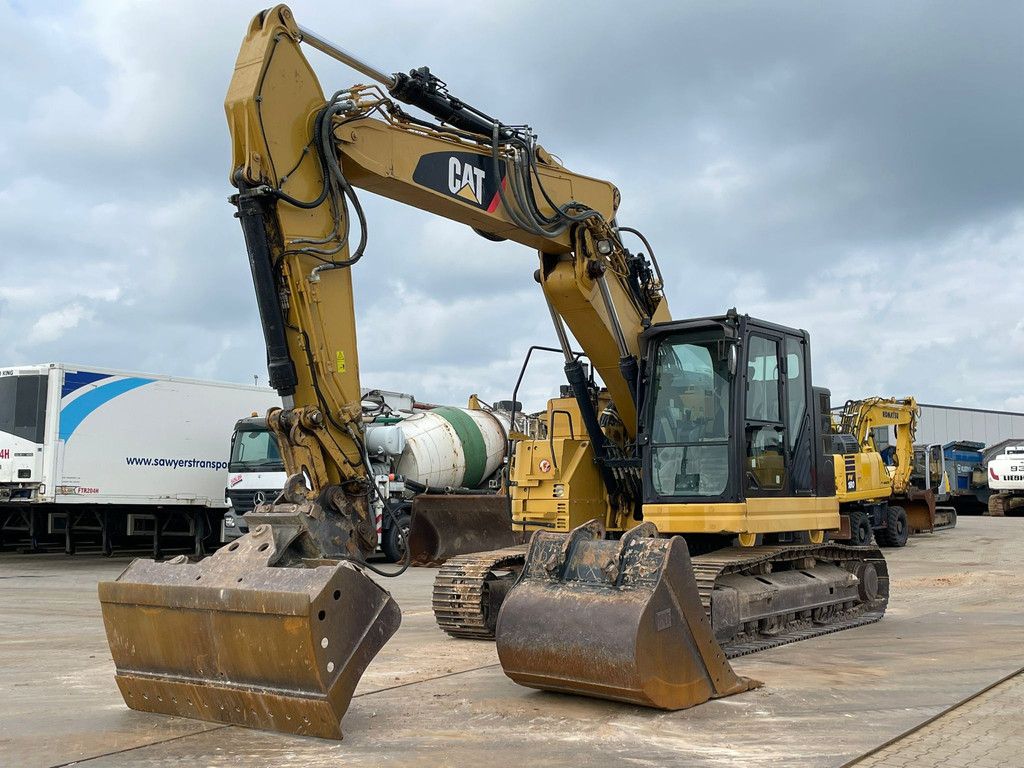Caterpillar 325F LCR