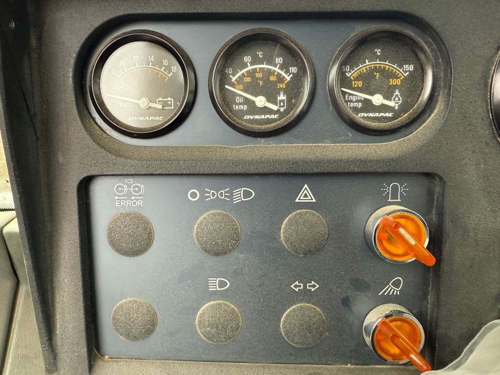 Dynapac CA302 - Good Working Condition / Deutz Engine