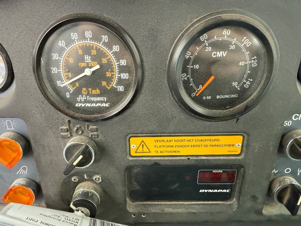 Dynapac CA302 - Good Working Condition / Deutz Engine