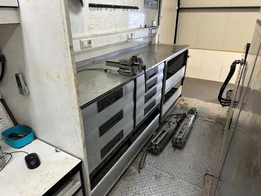 Mercedes Benz Vario Sewerage Truck with Robot and Cutter