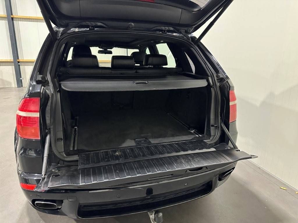 BMW X5 Xdrive 4.8i V8 Youngtimer (Marge)