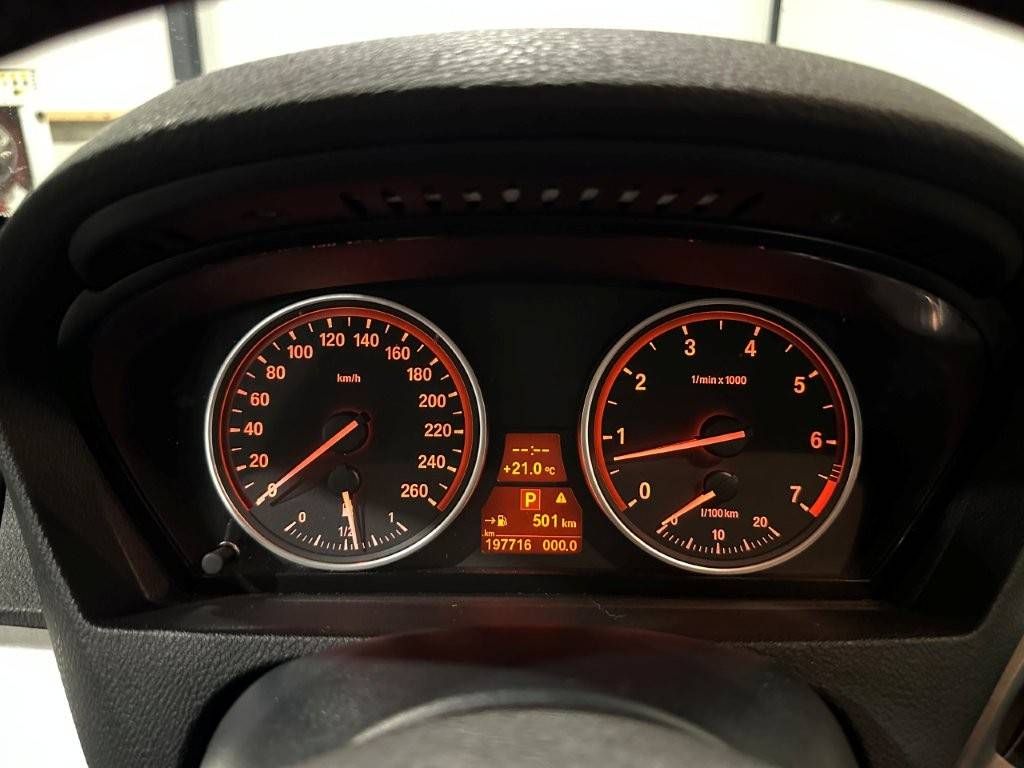 BMW X5 Xdrive 4.8i V8 Youngtimer (Marge)