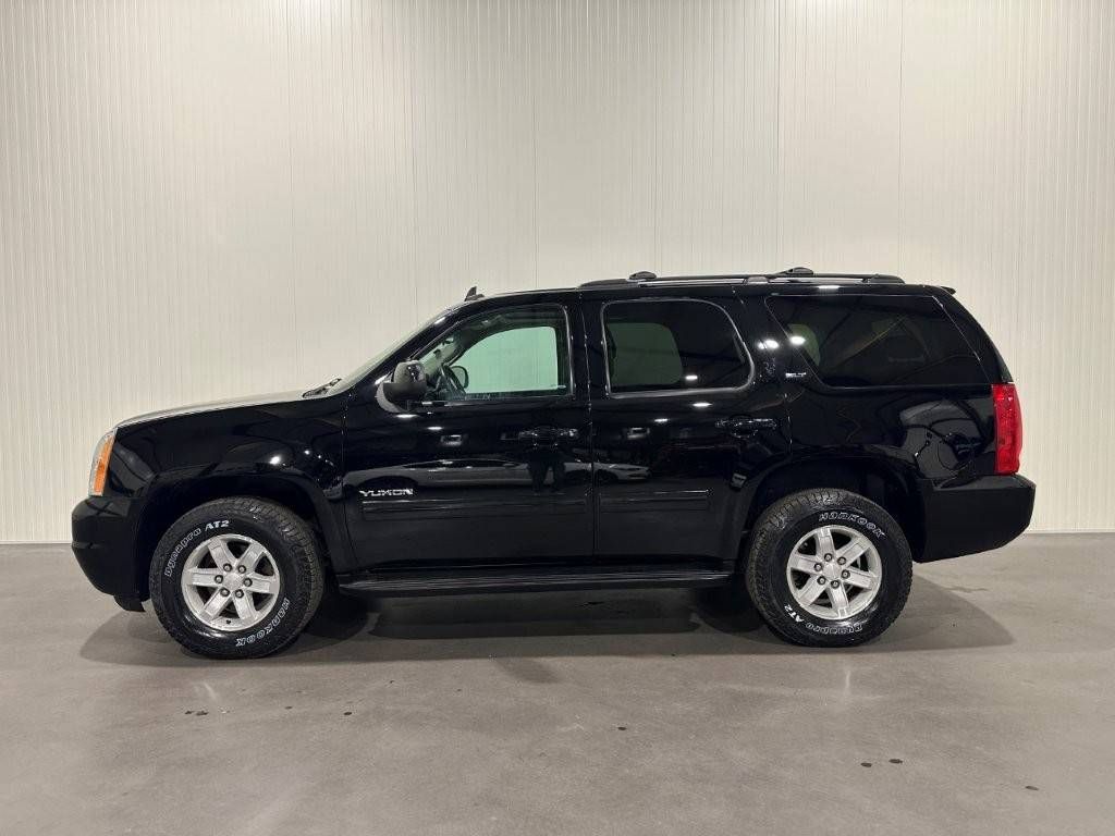 SUV GMC Yukon SLT LPG + Petrol 2013 (Margin)