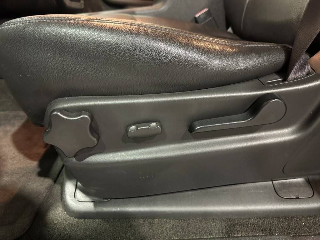 SUV GMC Yukon SLT LPG + Petrol 2013 (Margin)
