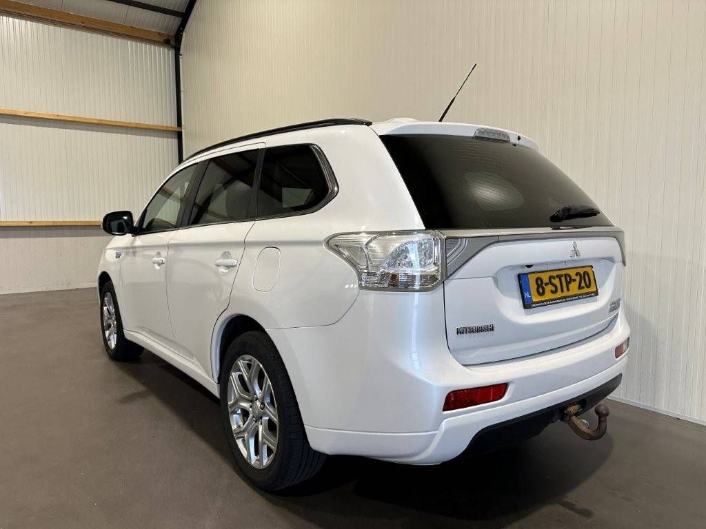 SUV Mitsubishi Outlander PHEV SUV Hybrid (Marge)