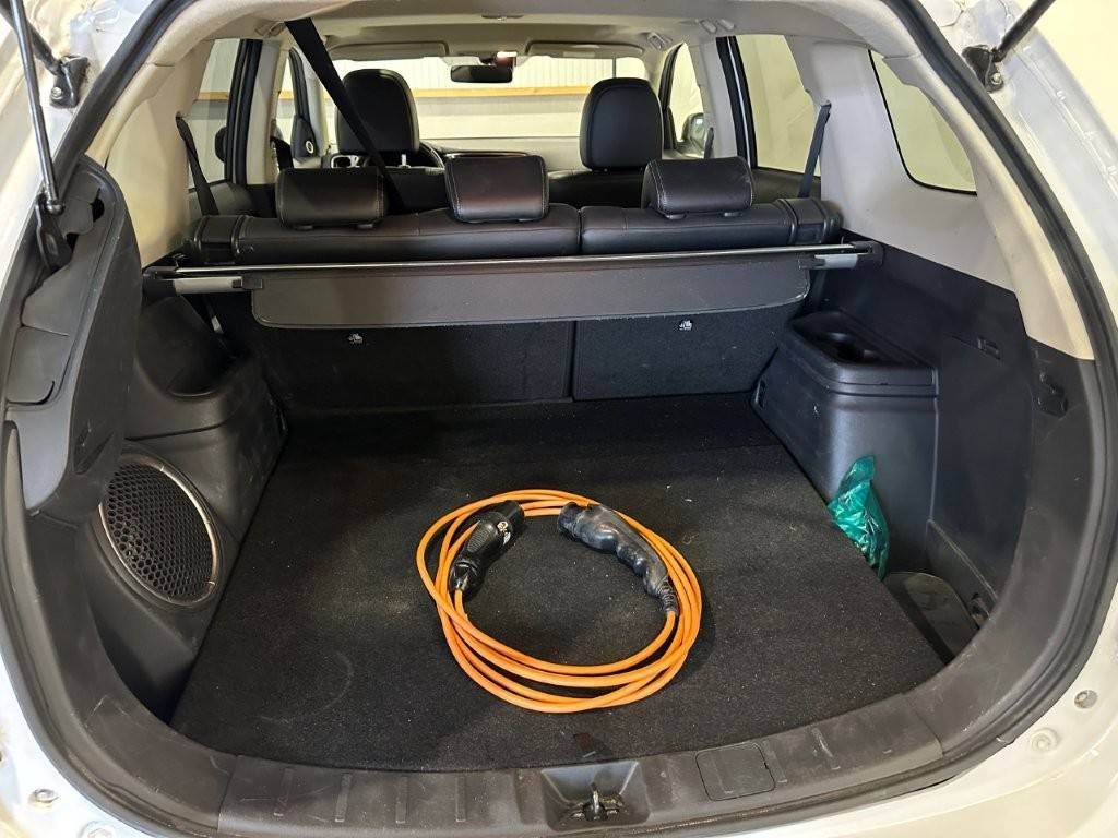 SUV Mitsubishi Outlander PHEV SUV Hybrid (Marge)