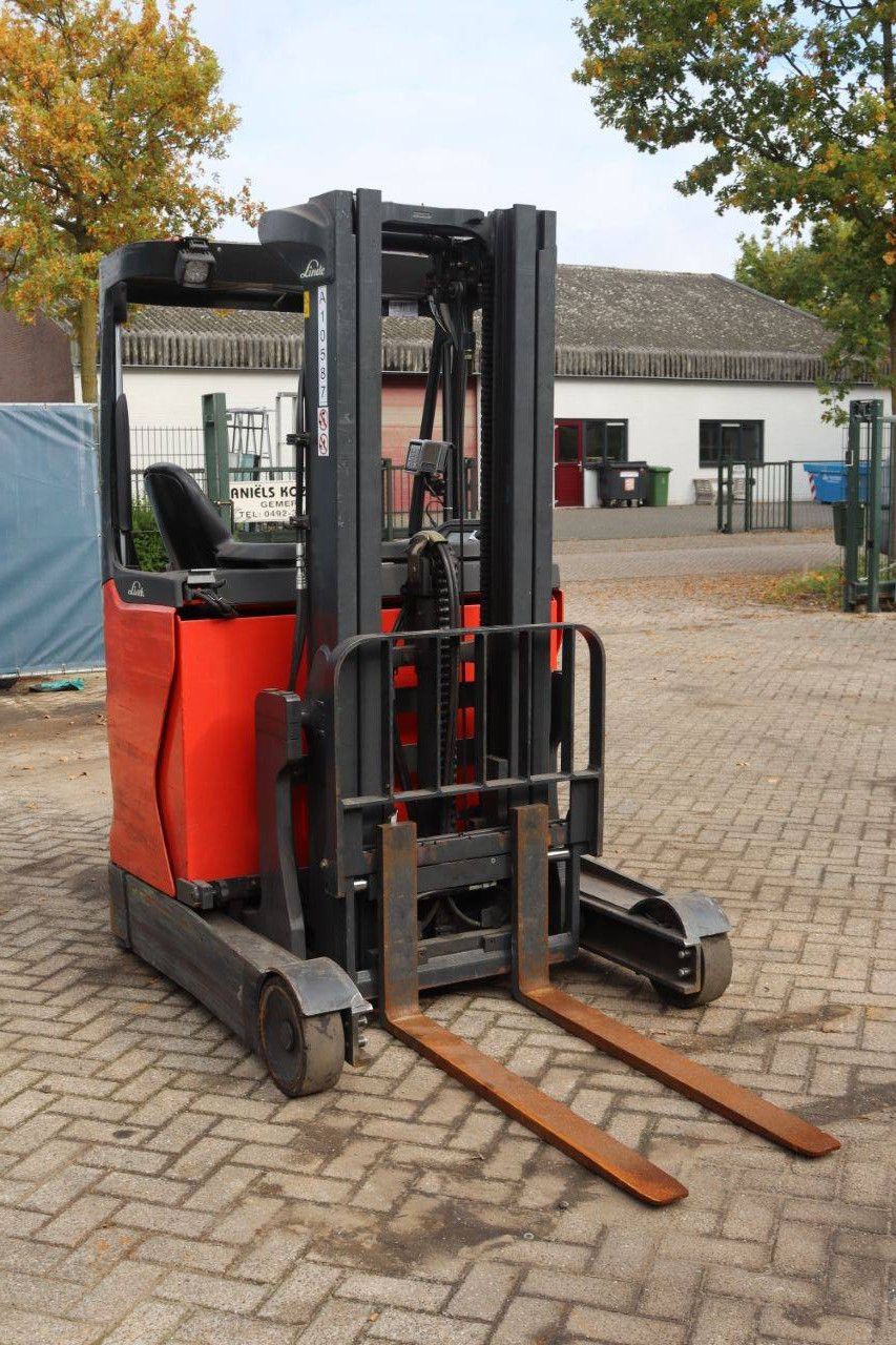 Schubmaststapler Linde R10B Elektro 1000kg 7,8m