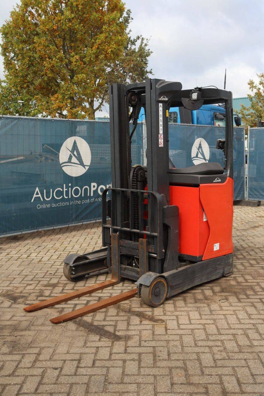 Schubmaststapler Linde R10B Elektro 1000kg 7,8m