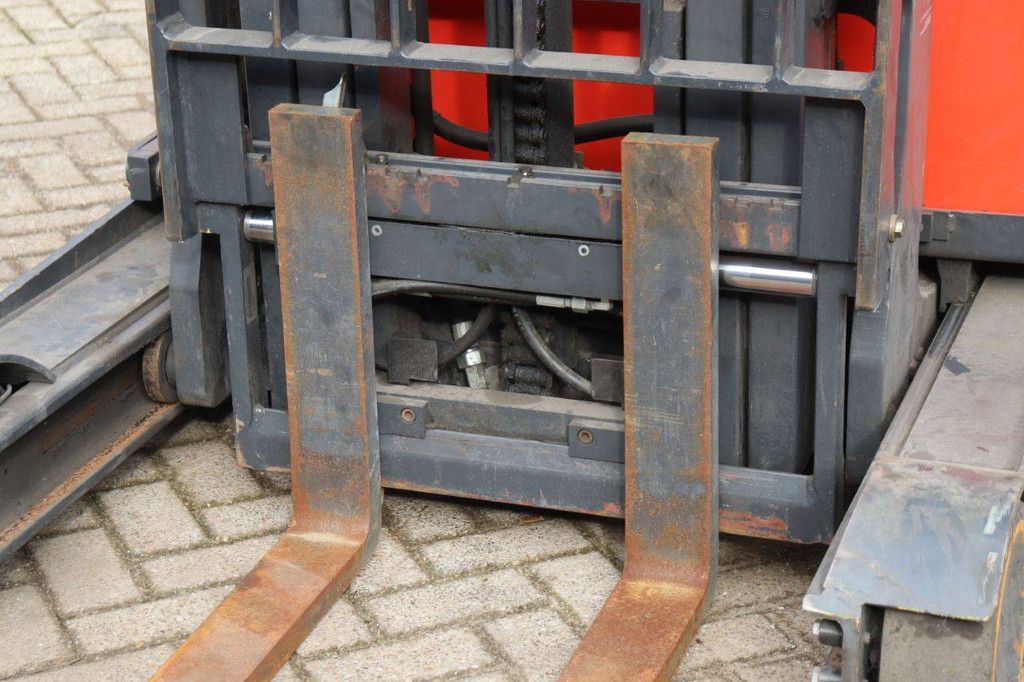 Schubmaststapler Linde R10B Elektro 1000kg 7,8m