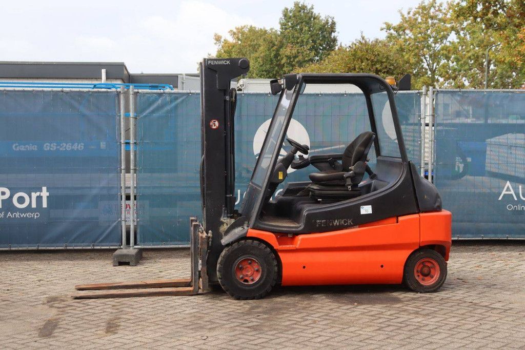 Forklift Linde E30/02 Electric 3000kg 4.7m 2005