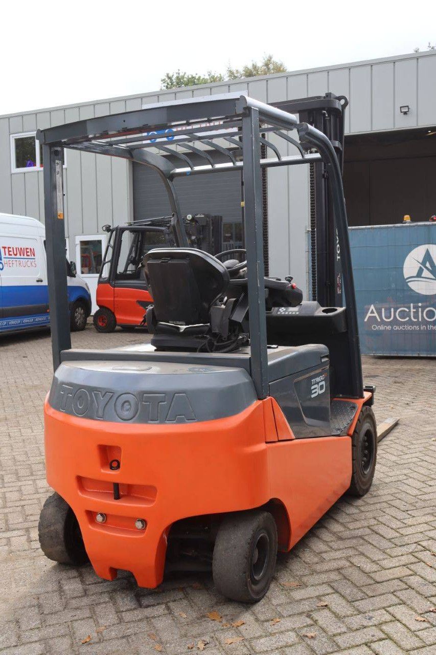 Forklift Toyota 8FBMKT30 Electric 3000kg 3.7m 2013