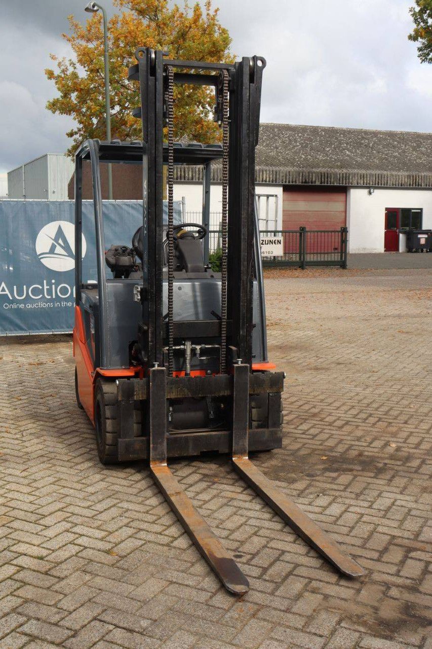 Forklift Toyota 8FBMKT30 Electric 3000kg 3.7m 2013