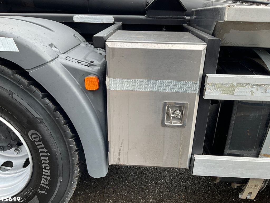Man TGS 35.440 8x4 HMF 17 Tonmeter laadkraan