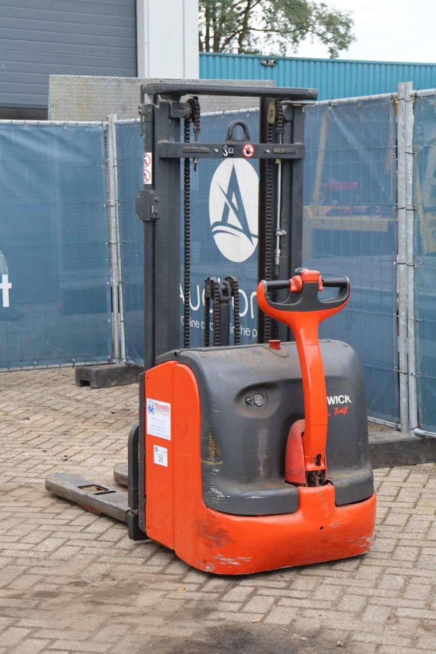 Fenwick L14 AP Electric Stacker 2000kg 4.35m
