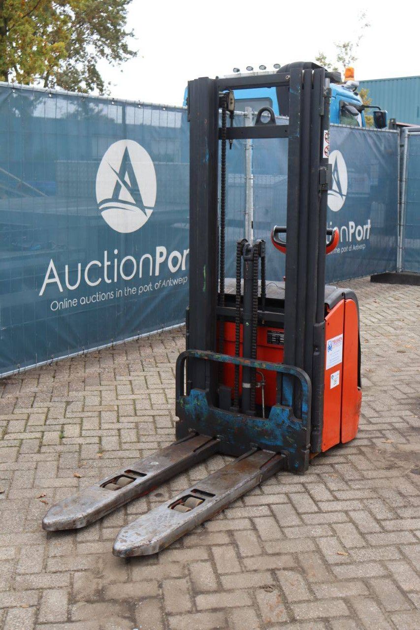 Fenwick L14 AP Electric Stacker 2000kg 4.35m