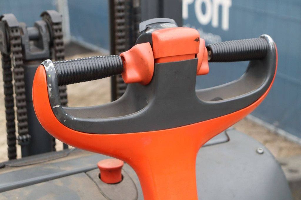 Fenwick L14 AP Electric Stacker 2000kg 4.35m