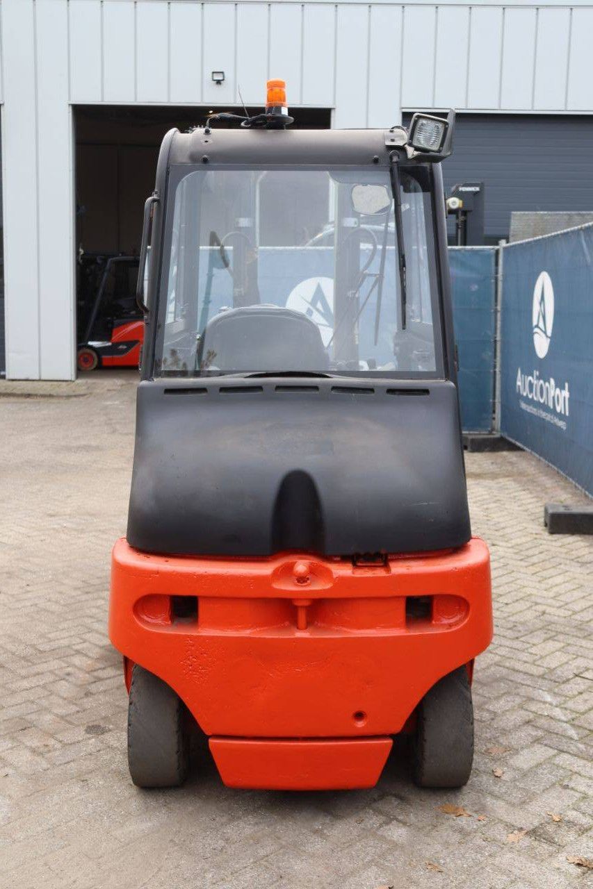 Fenwick-Linde E30/02 Electric Forklift 3000kg 3.21m 2008