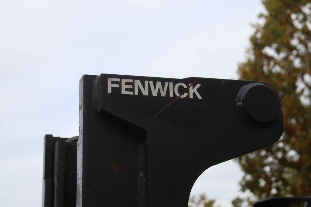 Fenwick-Linde E30/02 Electric Forklift 3000kg 3.21m 2008