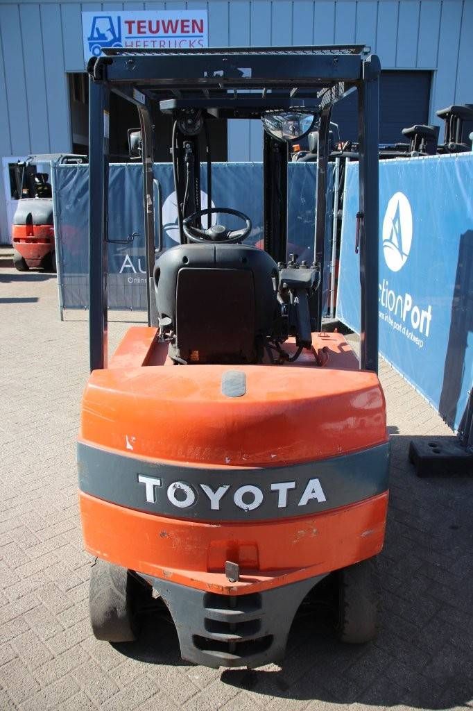 Gabelstapler Toyota 7FBMF25 Elektro 2500kg 5,0m 2008
