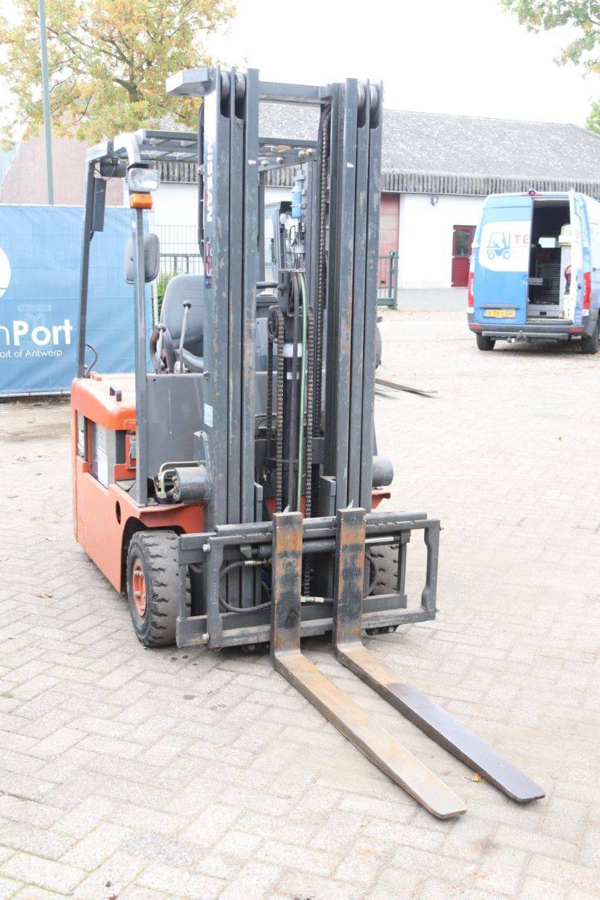 Gabelstapler Nissan HX1L15HQ Elektro 1500kg 4,75m