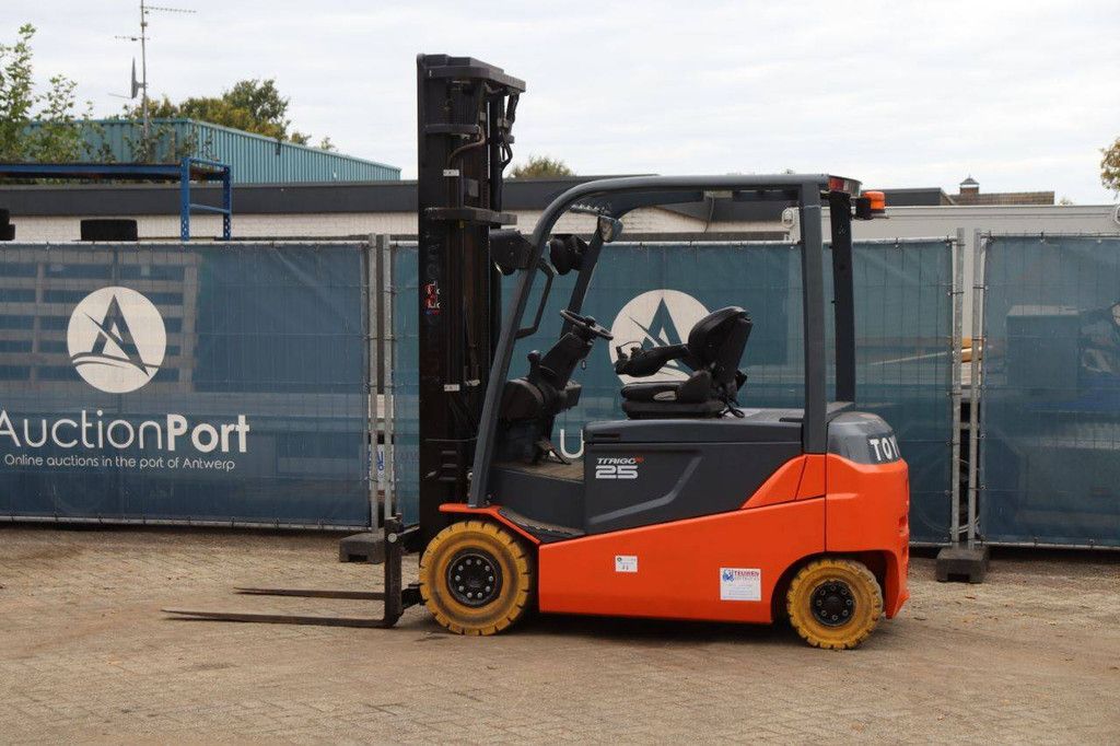 Toyota 8FBMT25 Elektro-Gabelstapler 2500 kg 6 m 2019