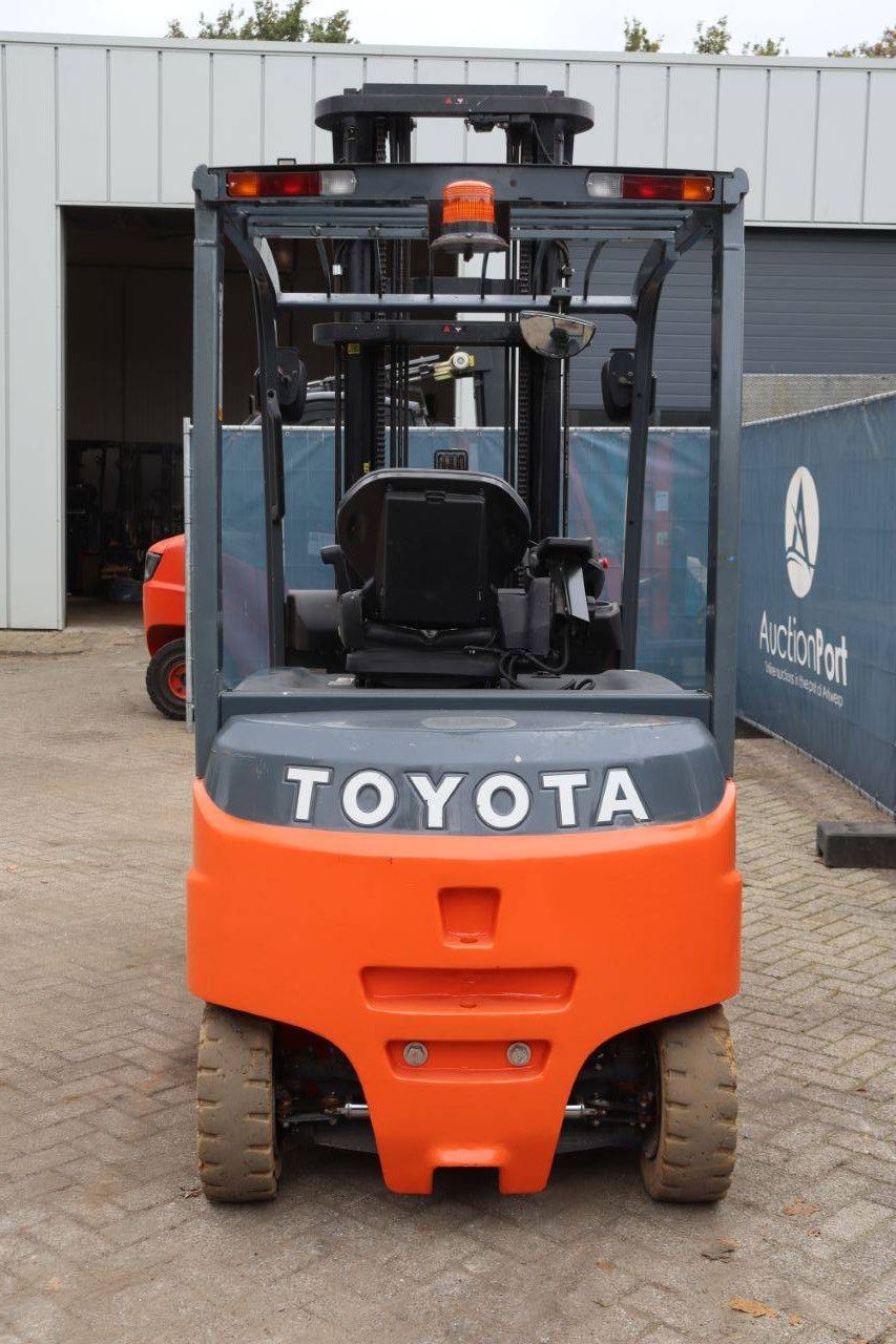 Toyota 8FBMT25 Elektro-Gabelstapler 2500 kg 6 m 2019