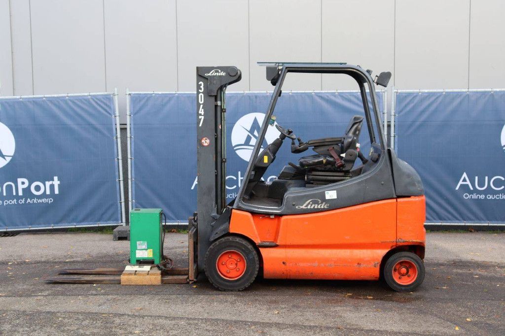 Heftruck Linde E30/03/600 Elektrisch 3000kg 7m 2007