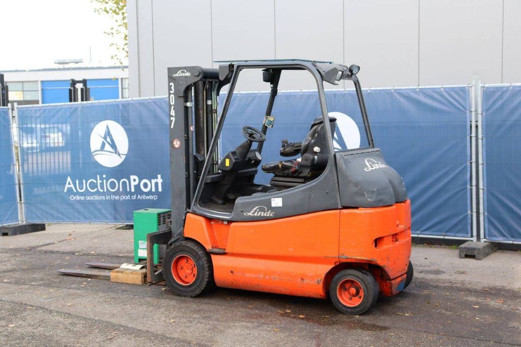 Heftruck Linde E30/03/600 Elektrisch 3000kg 7m 2007