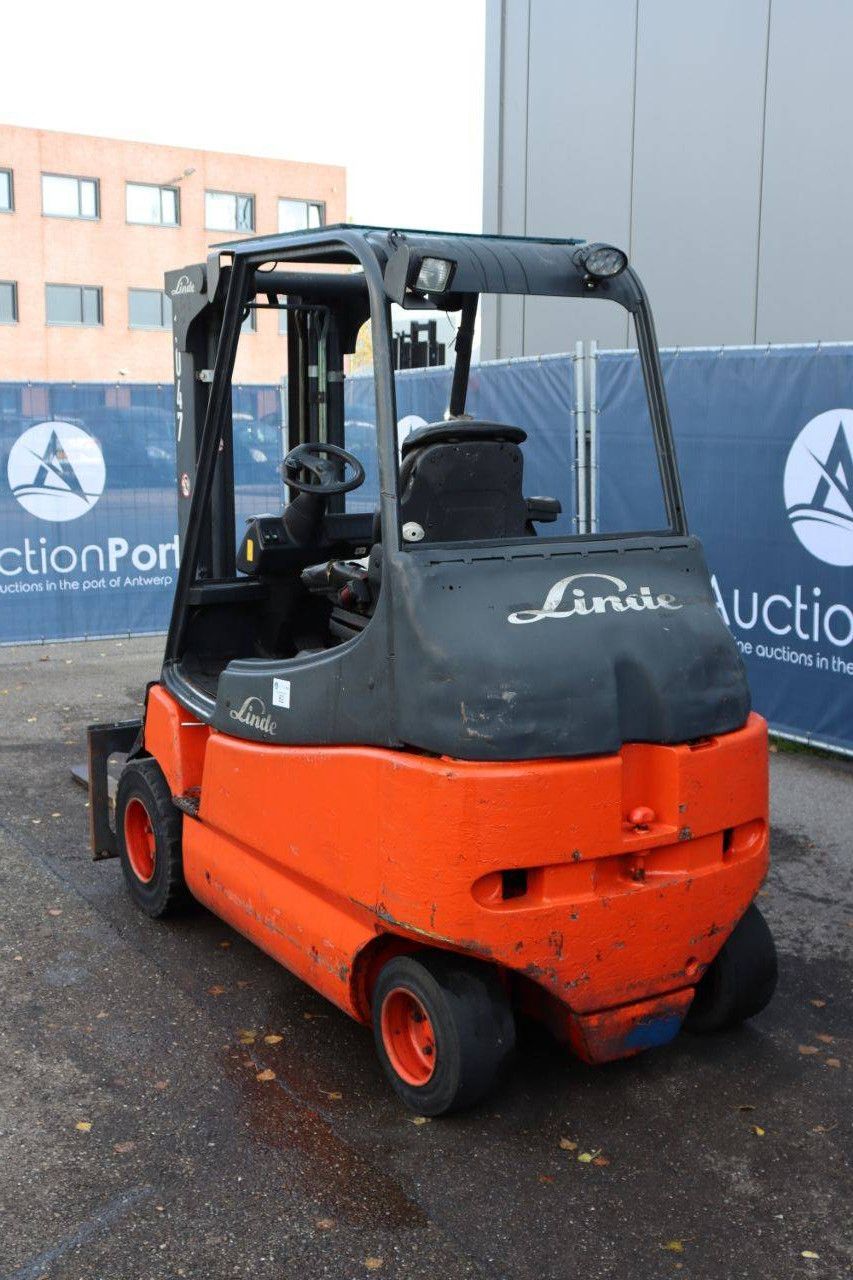Heftruck Linde E30/03/600 Elektrisch 3000kg 7m 2007