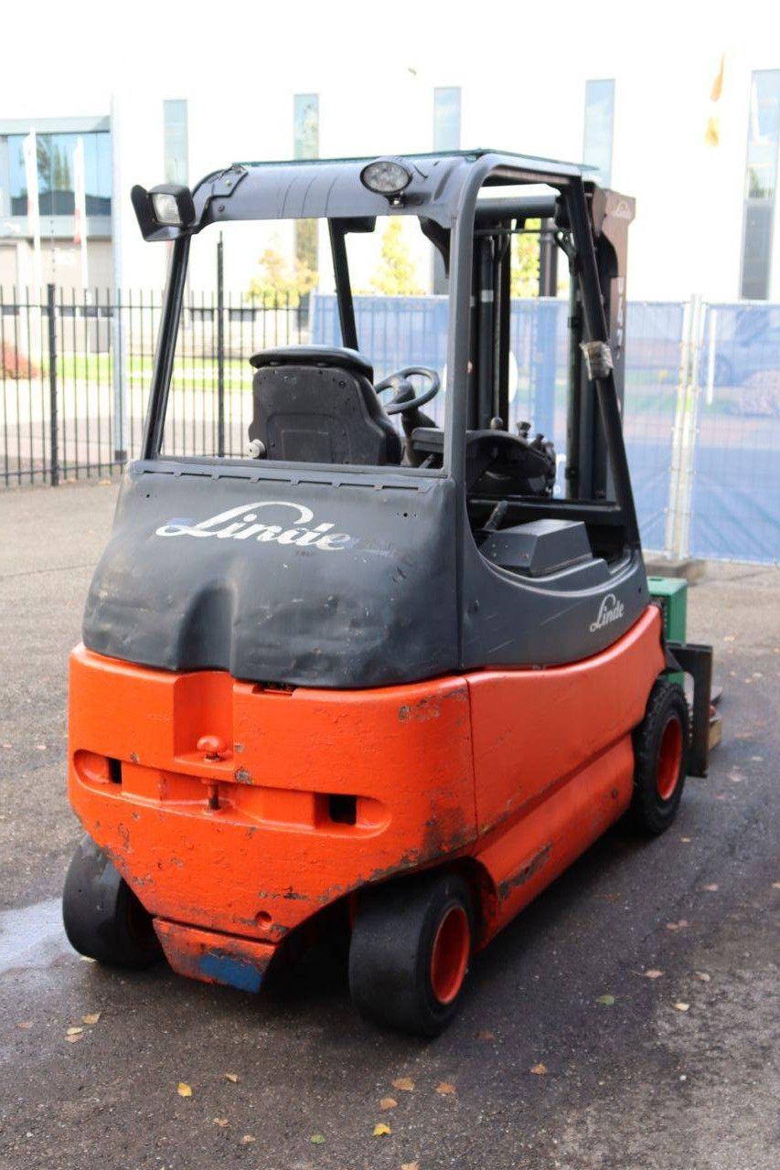 Heftruck Linde E30/03/600 Elektrisch 3000kg 7m 2007