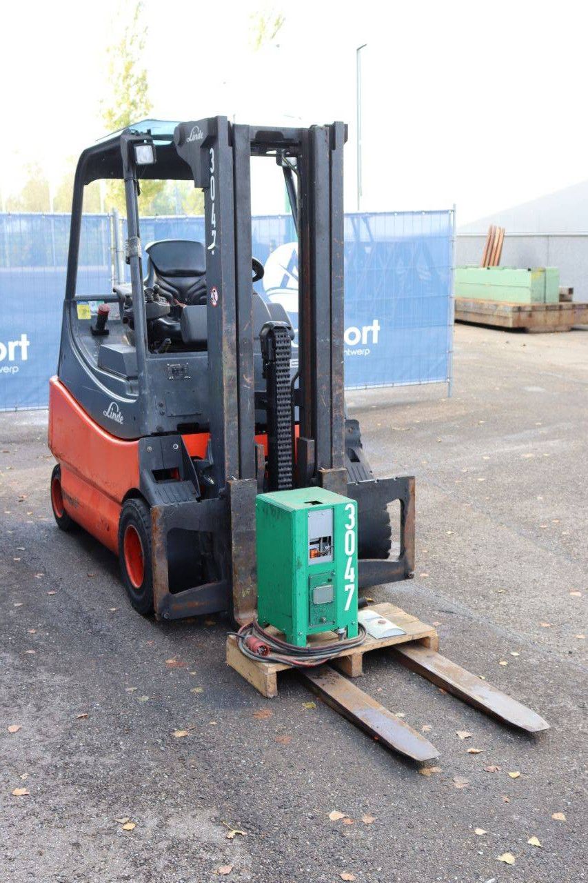 Heftruck Linde E30/03/600 Elektrisch 3000kg 7m 2007