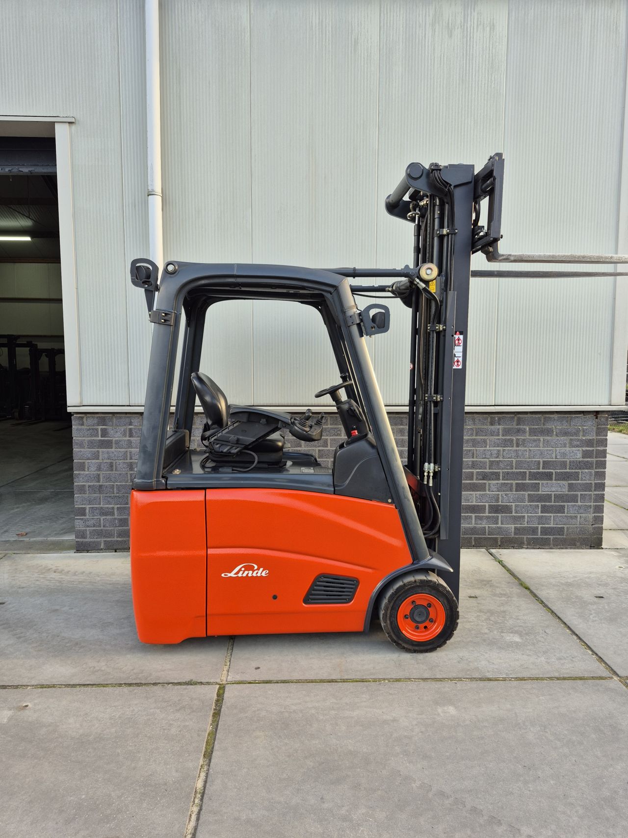Linde E16H-01 triplex sideshift 6.070 mm 6281 uur bj 2007