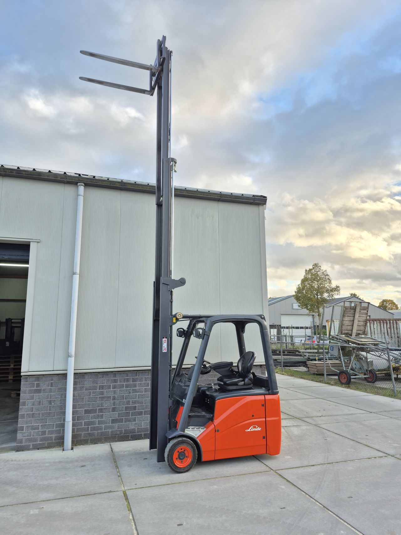 Linde E16H-01 triplex sideshift 6.070 mm 6281 uur bj 2007