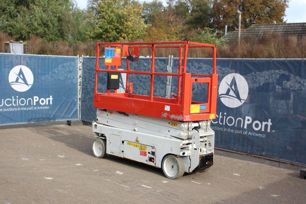 Scissor lift Genie GS2032 Electric 8.1m 2013