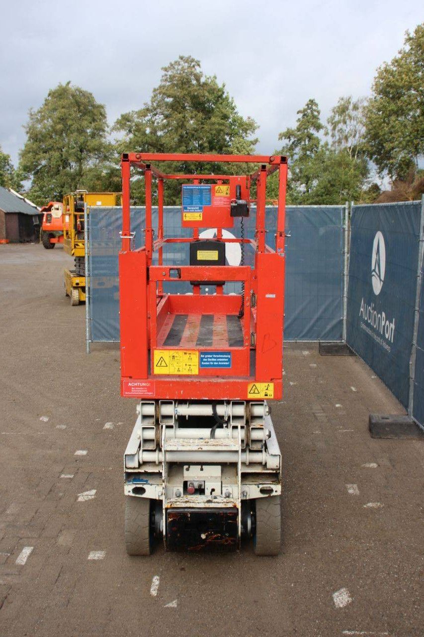 Scissor lift Genie GS2032 Electric 8.1m 2013