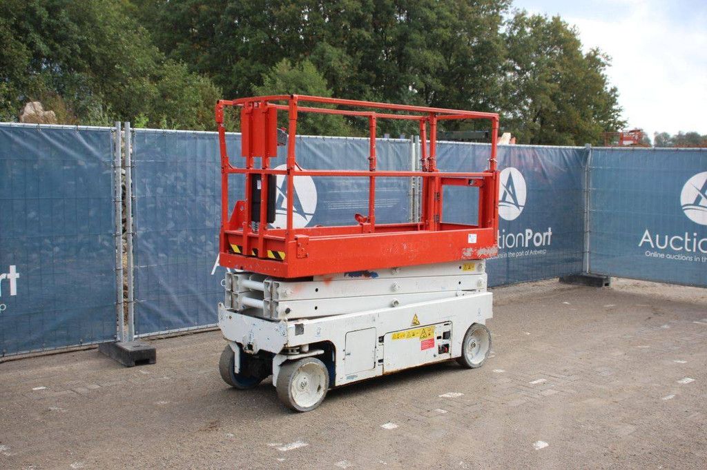 Scissor lift Genie GS2032 Electric 8.1m 2013