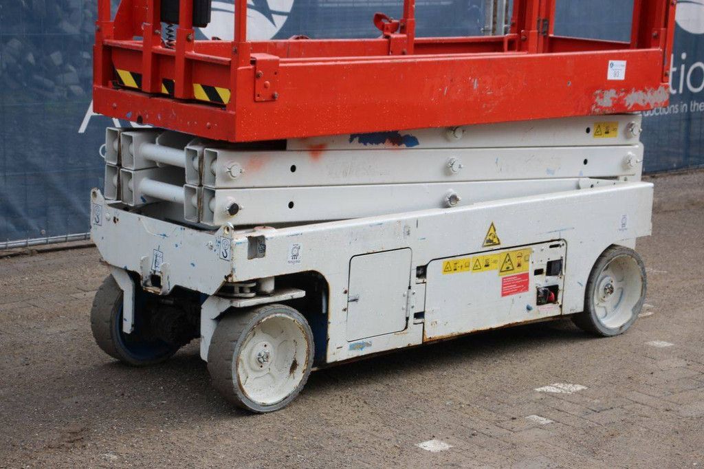 Scissor lift Genie GS2032 Electric 8.1m 2013