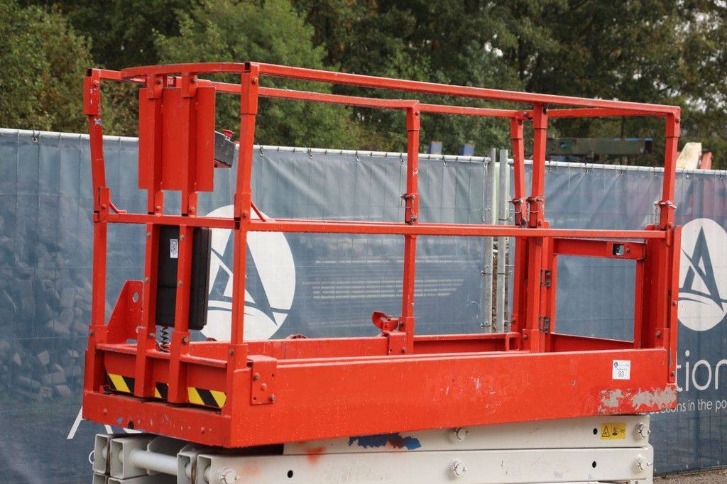 Scissor lift Genie GS2032 Electric 8.1m 2013
