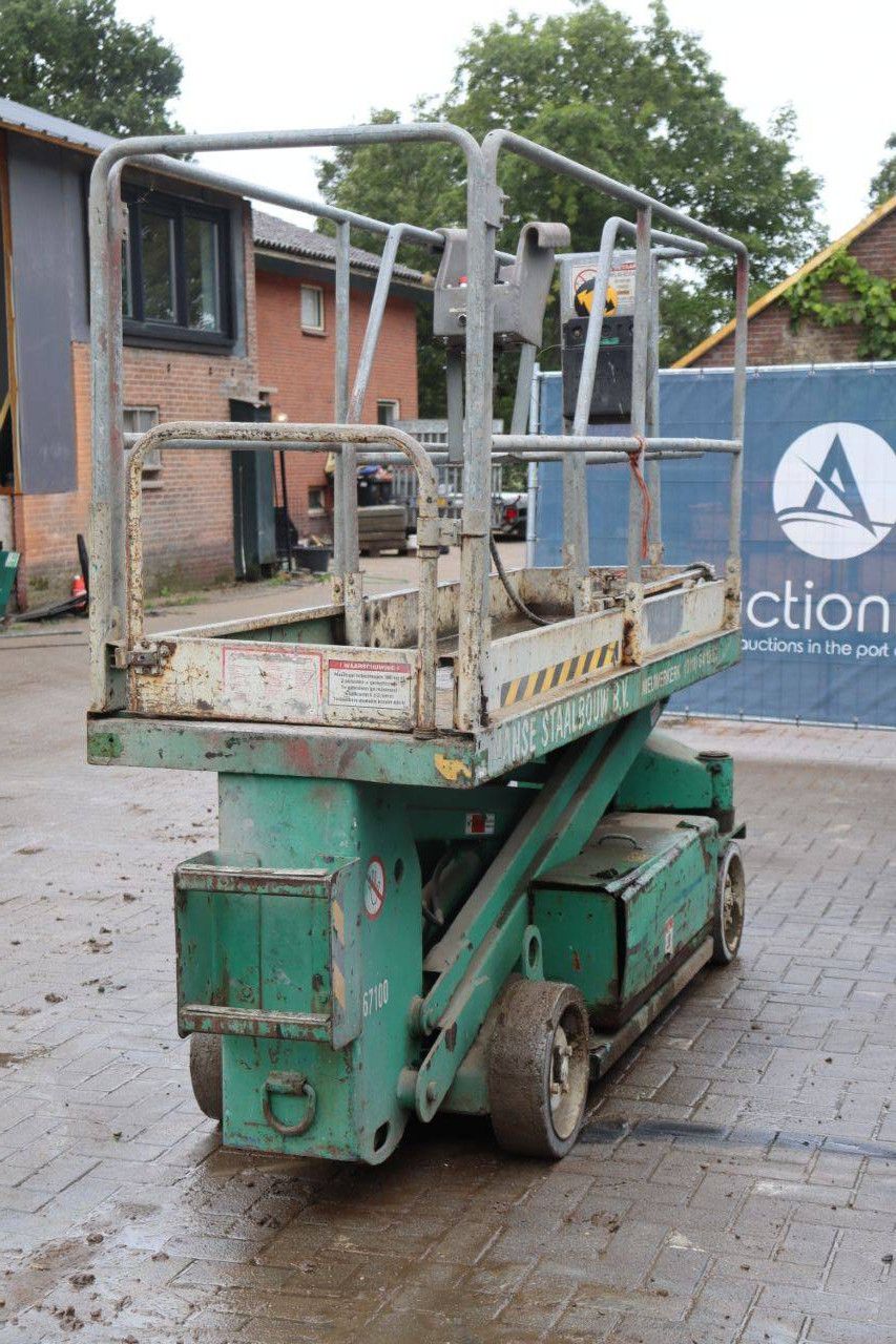 Scissor lift UpRight SL20 Electric 8.1m 2000