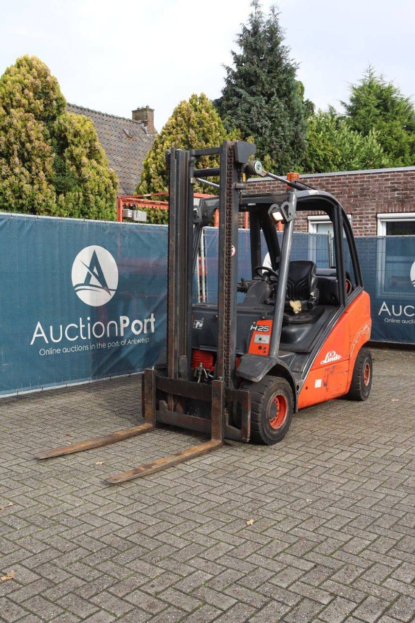 Gabelstapler Linde H25T Treibgas 2500kg 3,7m 2002