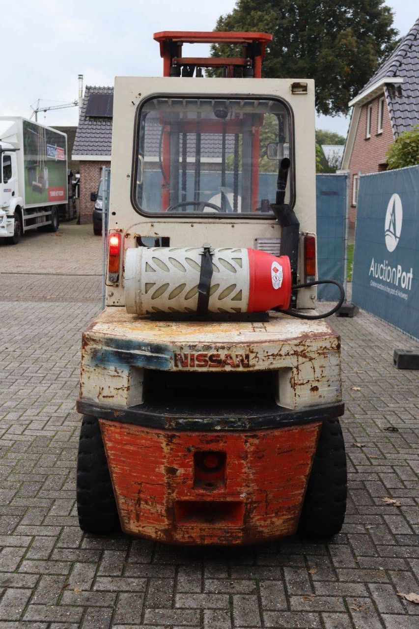 Gabelstapler Nissan RGH 02A-30U Treibgas 3000kg 4,0m
