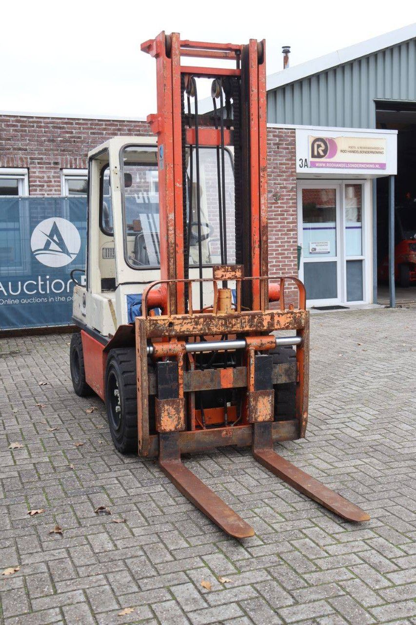 Gabelstapler Nissan RGH 02A-30U Treibgas 3000kg 4,0m