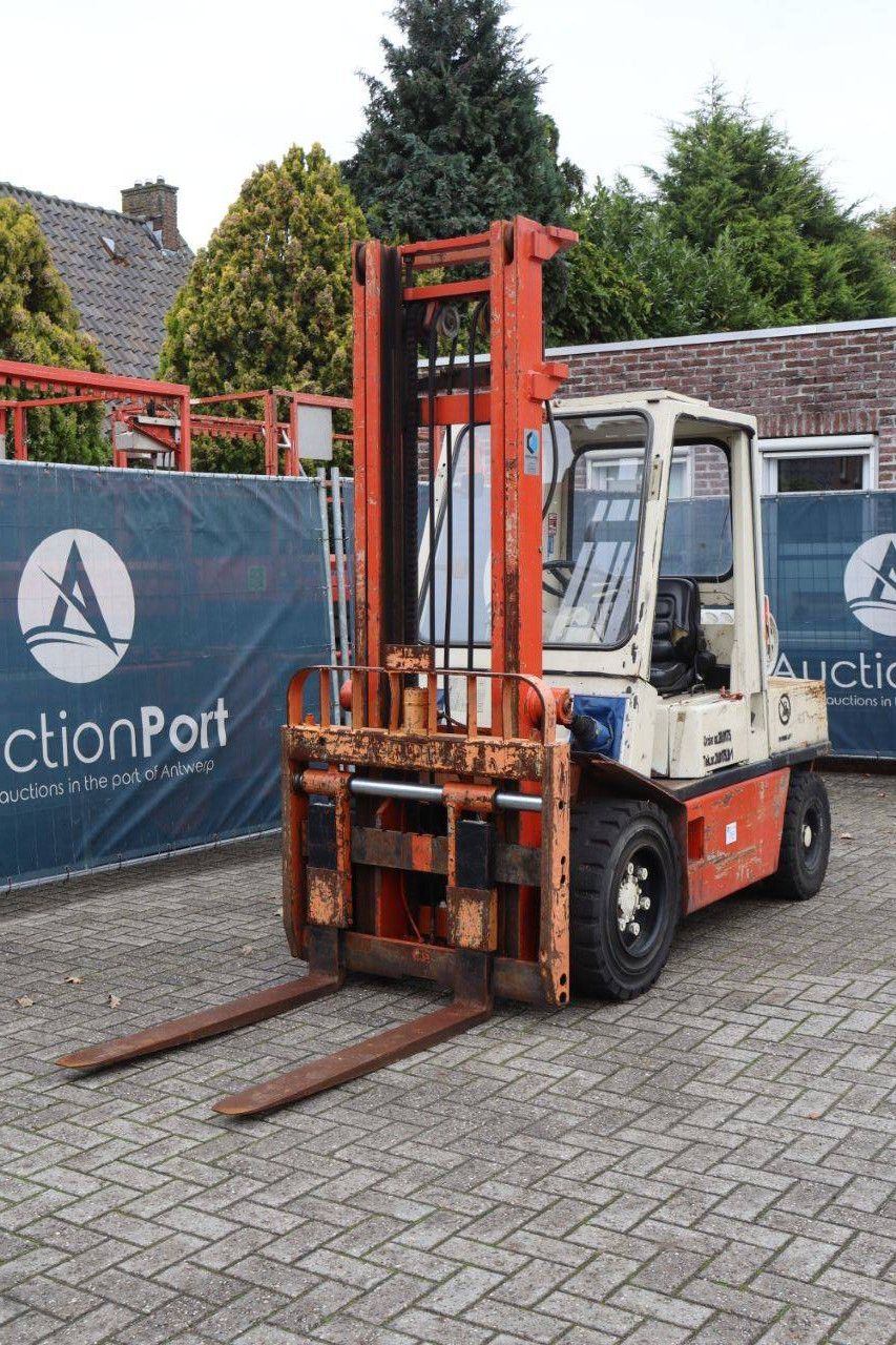 Gabelstapler Nissan RGH 02A-30U Treibgas 3000kg 4,0m
