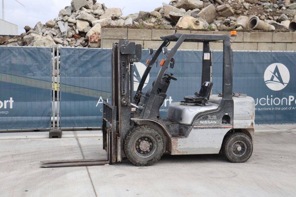 Gabelstapler Nissan PL02 Treibgas 2500kg 3,0m