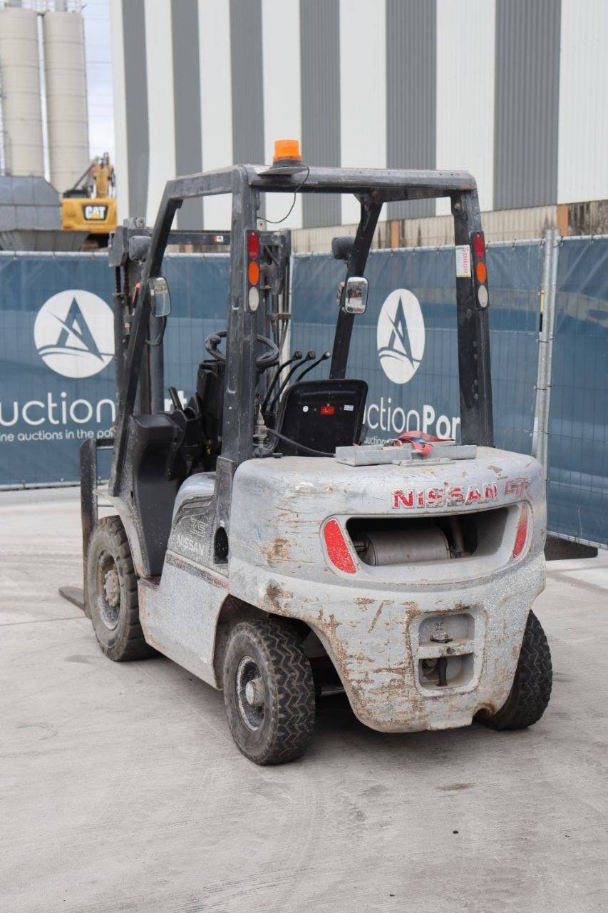 Gabelstapler Nissan PL02 Treibgas 2500kg 3,0m