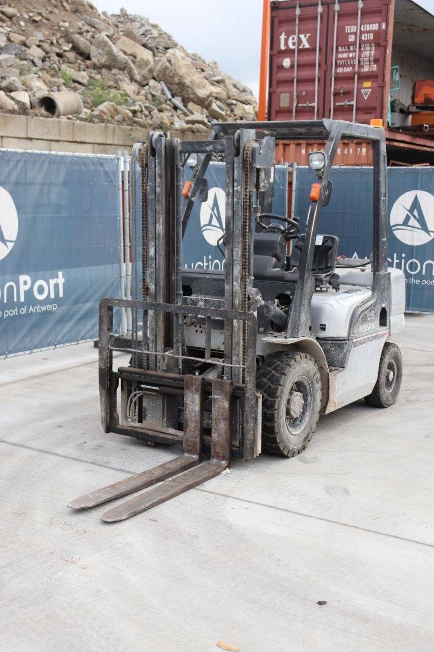 Gabelstapler Nissan PL02 Treibgas 2500kg 3,0m