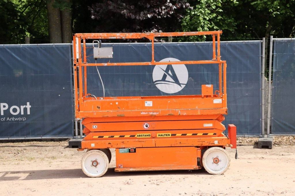 Scissor Lift Skyjack SJ III - 3220 Electric 6.1m 2011